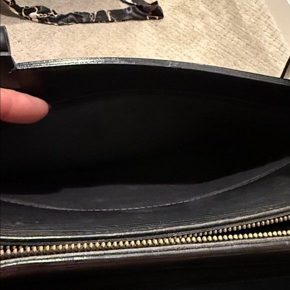 LOUIS VUITTON Epi Croisette Tote Bag Black - Picture 9 of 17